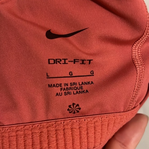 Nike Women's peach/pink Sports Bra. With bra pad included - Picture 3 of 3